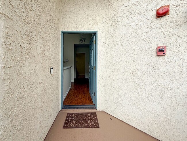 Building Photo - 407 Shoreview Dr