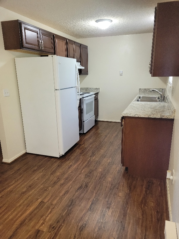 Building Photo - 228 Glenda Dr