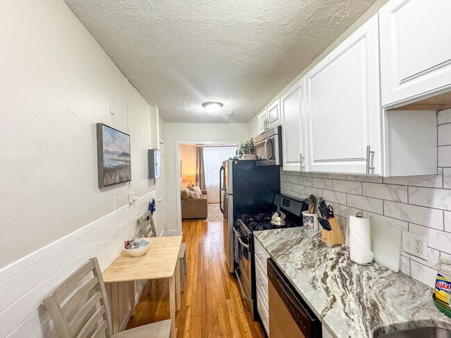 Building Photo - 191 Kent St