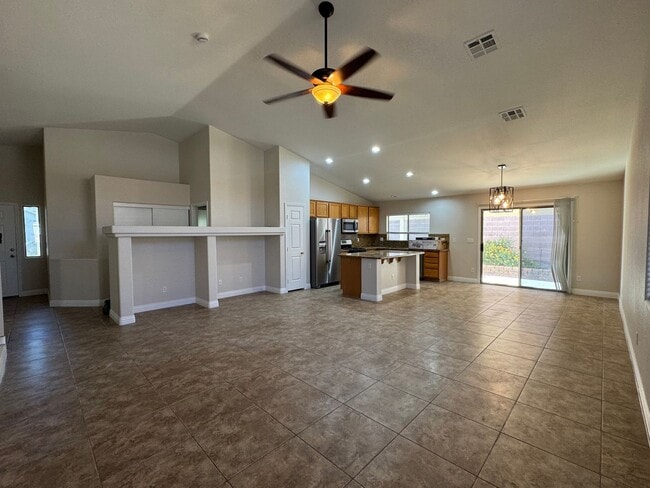 Building Photo - Great 1 story home 4br, 2bath, 2cg, RV gat...