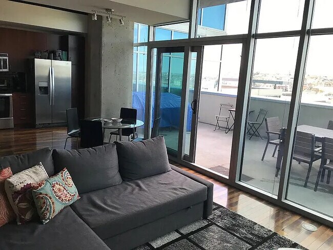 Foto del edificio - 1700 Bassett St