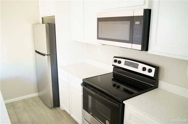 Building Photo - 1608 Canelo Dr
