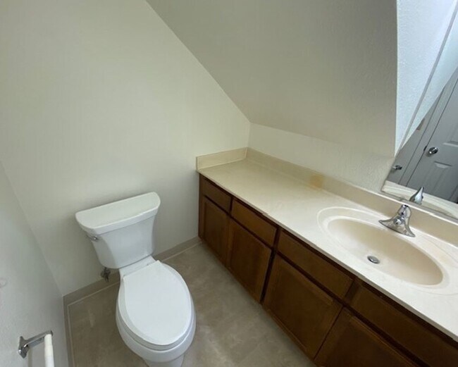 Foto del edificio - 15 Glen Lake Dr