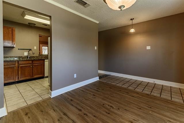 Foto del edificio - 2513 Poppy Ln