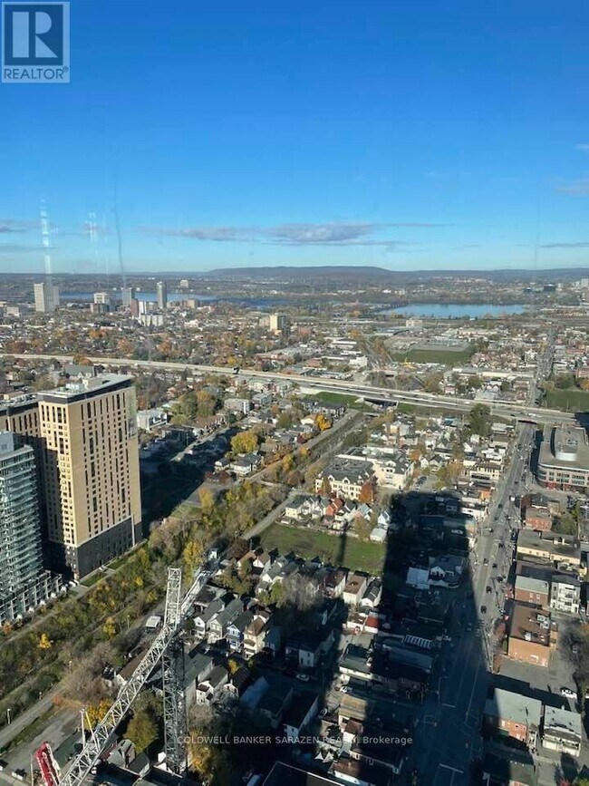 Building Photo - 805 Carling Ave