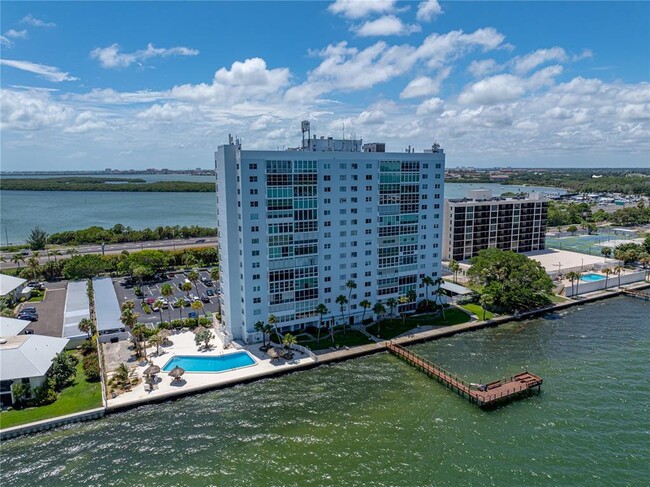 Foto del edificio - 7200 Sunshine Skyway Ln S