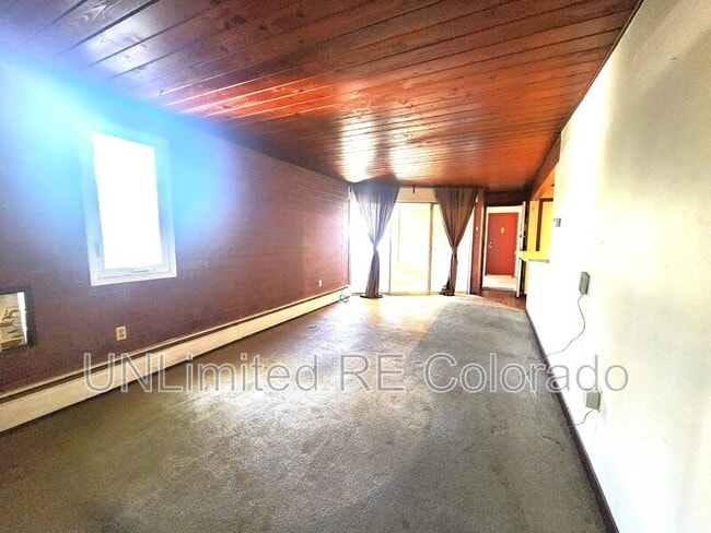 Building Photo - 1343 High St