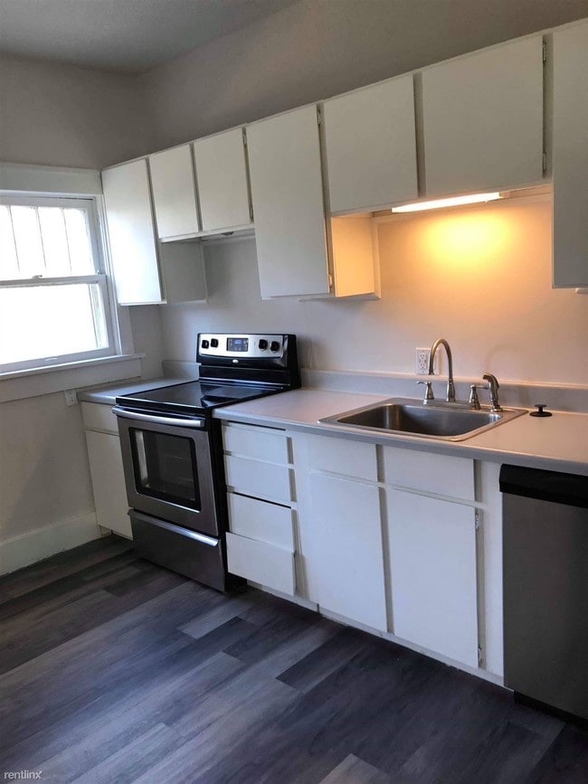 Building Photo - 2 br, 1 bath House - 547 N Belmont Ave