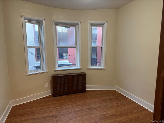 Foto del edificio - 3255 Parkside Pl