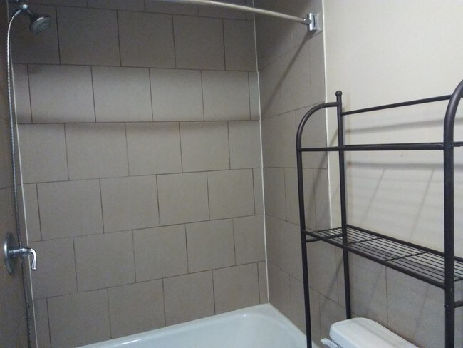 Foto del edificio - 5102 N Bellaire Ave