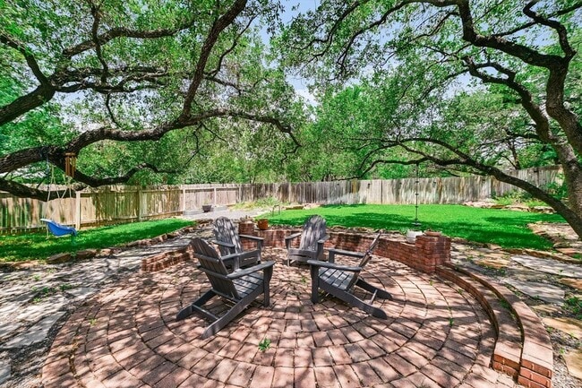 Building Photo - 2404 Cliffs Edge Dr