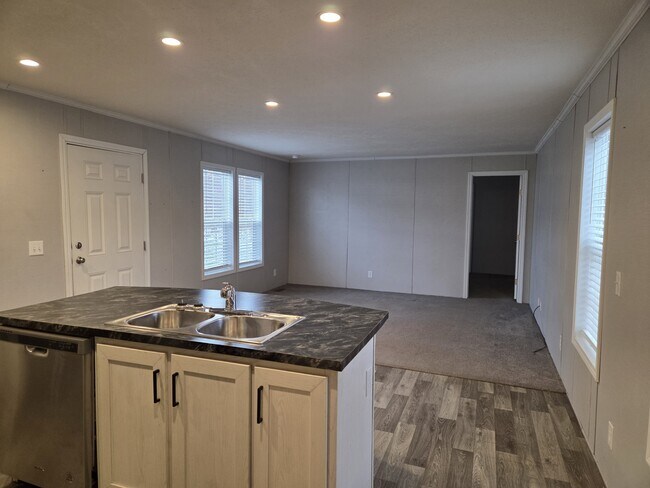 Foto del edificio - 152 Donald Ave