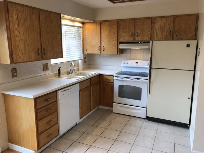 Foto del edificio - 2113 Coronado Pkwy N