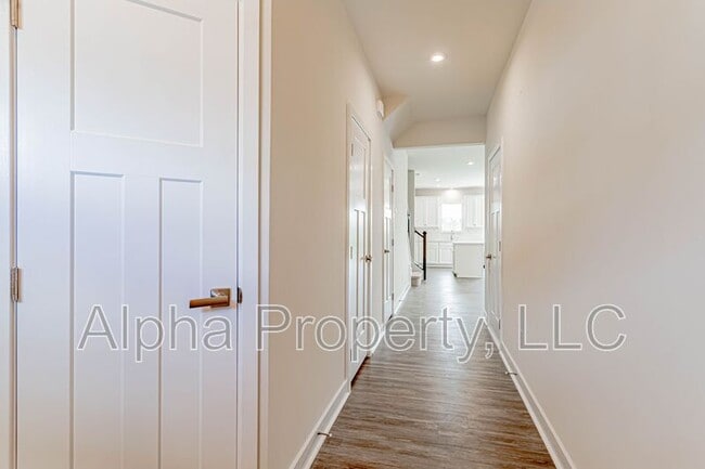 Photo - 127 Roseridge Dr House