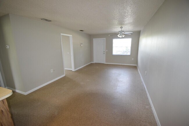 Building Photo - 115 Leelon Rd