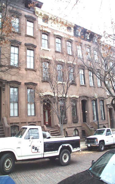 Foto del edificio - 22 E Mount Vernon Pl