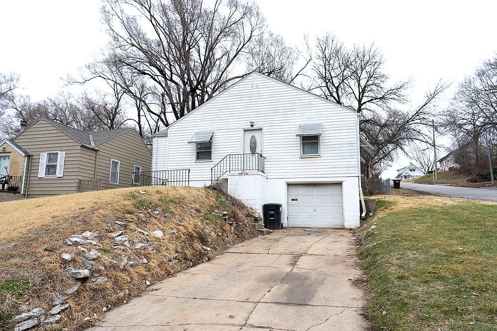 6905 N 33rd St, Omaha, NE 68112 House Rental in Omaha, NE