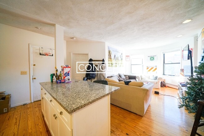 Building Photo - 610 Columbus Ave