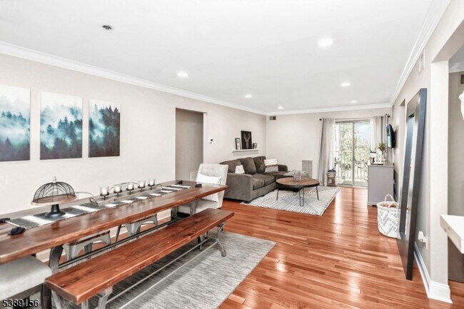 Foto del edificio - 52 Brookside Ln