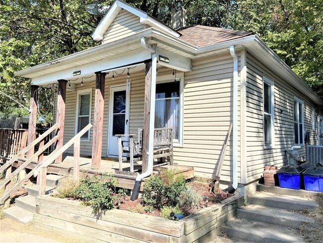 Photo - 325 Union St House