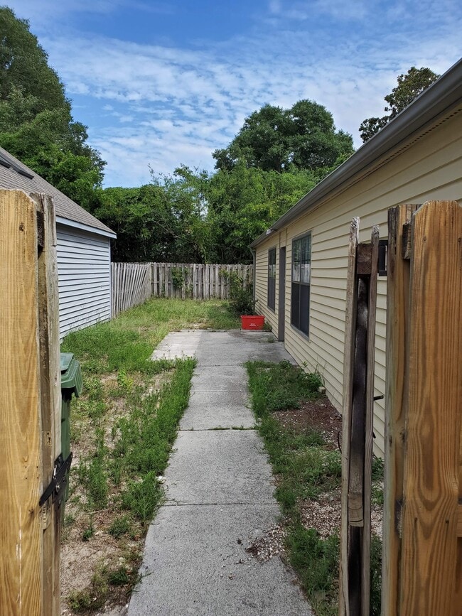 Building Photo - 1244 Shipyard Blvd