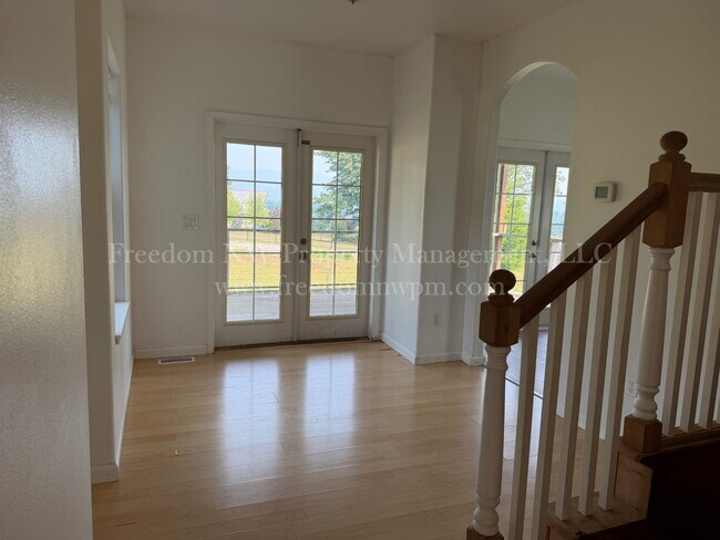 Foto del edificio - 998 Burnt Ridge Rd
