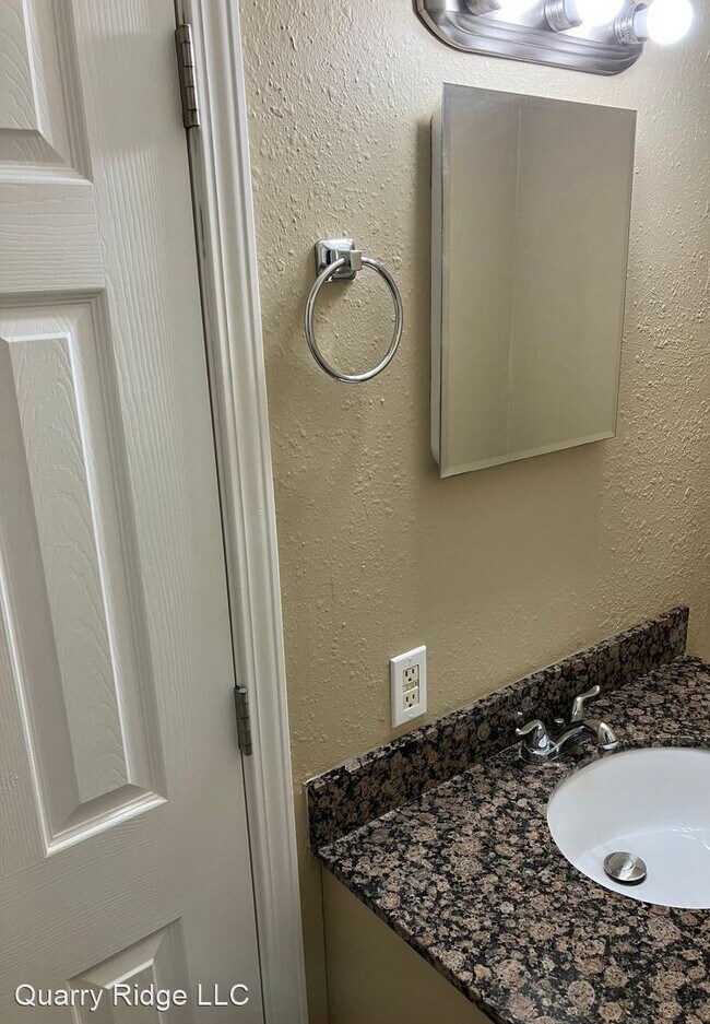 Foto del edificio - 2 br, 1 bath House - 1033-3 S Brookside Ave