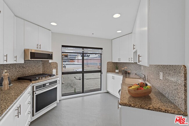 Foto del edificio - 12000 Goshen Ave