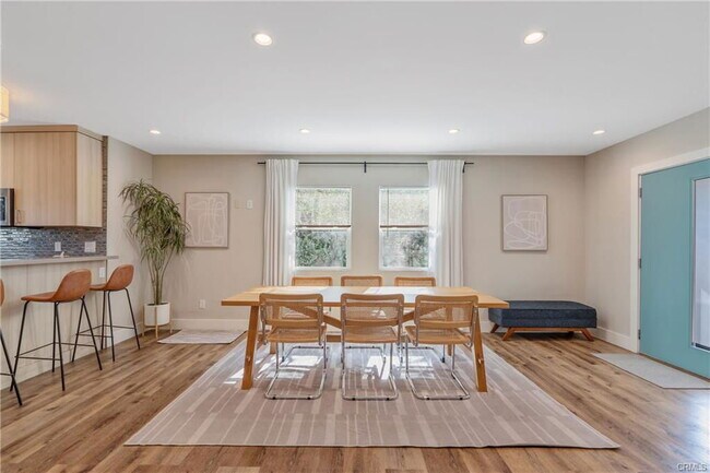 Foto del edificio - 8034 Airlane Ave