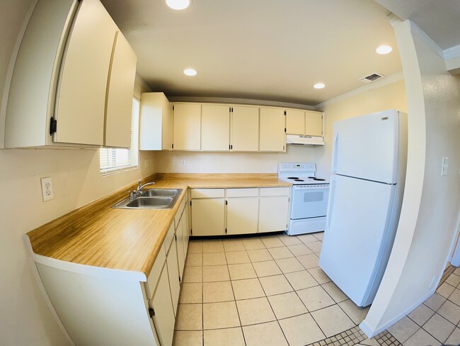 Foto del edificio - 6804 N Armenia Ave
