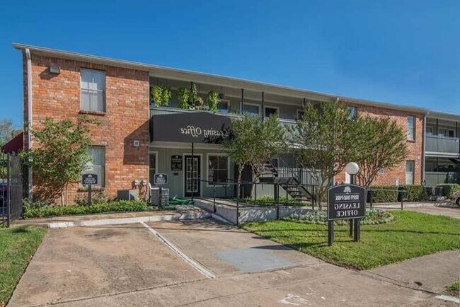 Foto del edificio - 8201 W Bellfort Ave