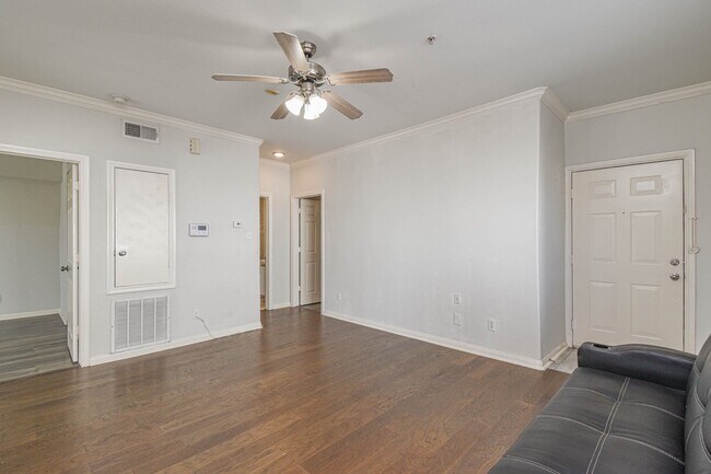 Foto del edificio - 6289 Wilcrest Dr