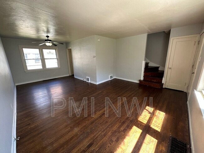 Building Photo - 7220 Columbia Ave