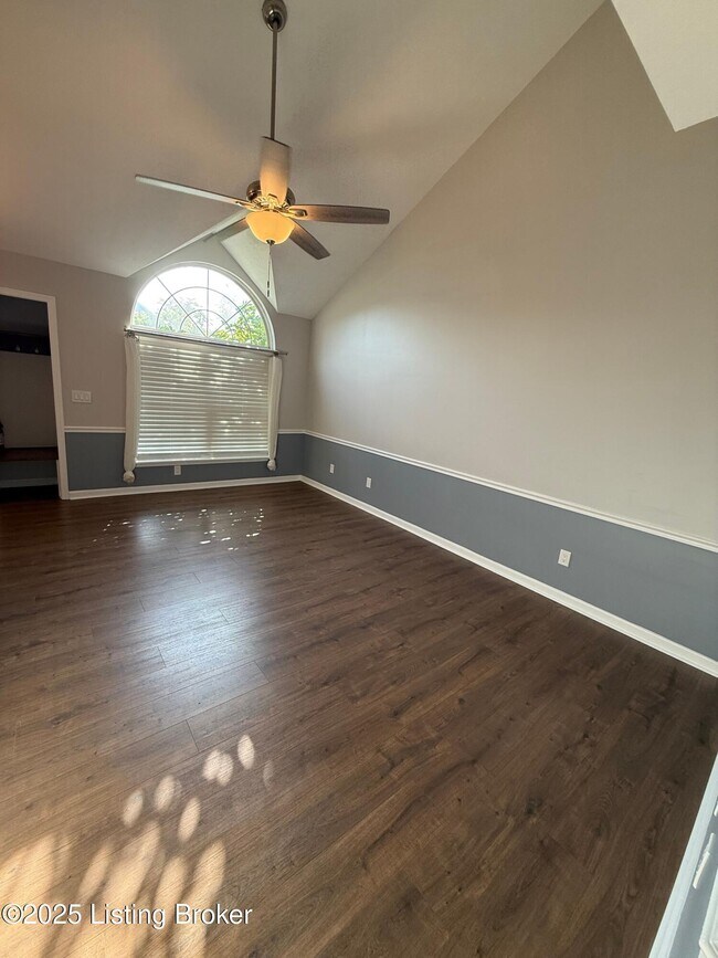 Foto del edificio - 10412 Pinoak View Dr