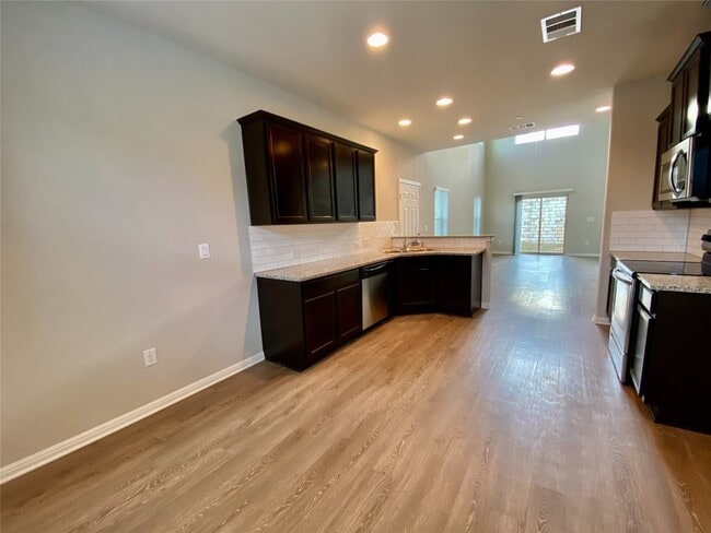 Foto del edificio - 516 E Slaughter Ln