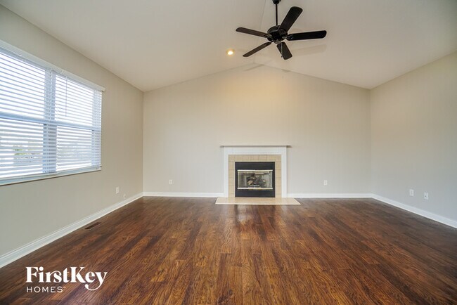 Building Photo - 122 Stirling Way