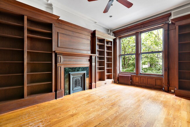 Building Photo - 523 3rd St