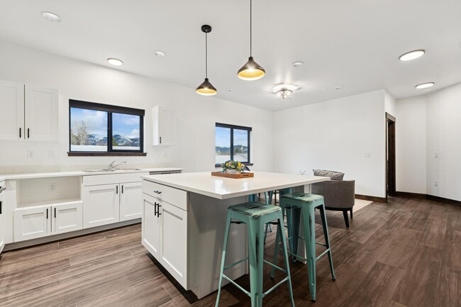 Building Photo - 1840 Baker Ave