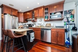 Foto del edificio - 632 E Broadway