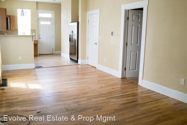 Building Photo - 2 br, 2 bath House - 3015 N Williams Street