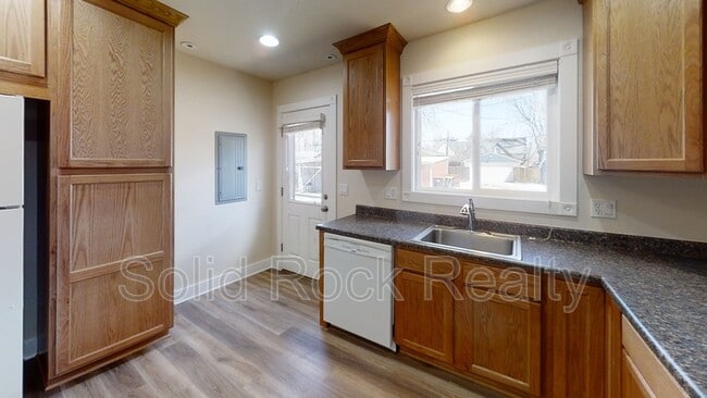 Building Photo - 809 N Wahsatch Ave