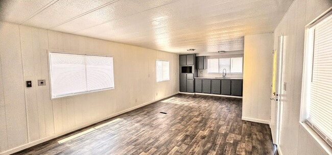 Building Photo - Rancho De Oro