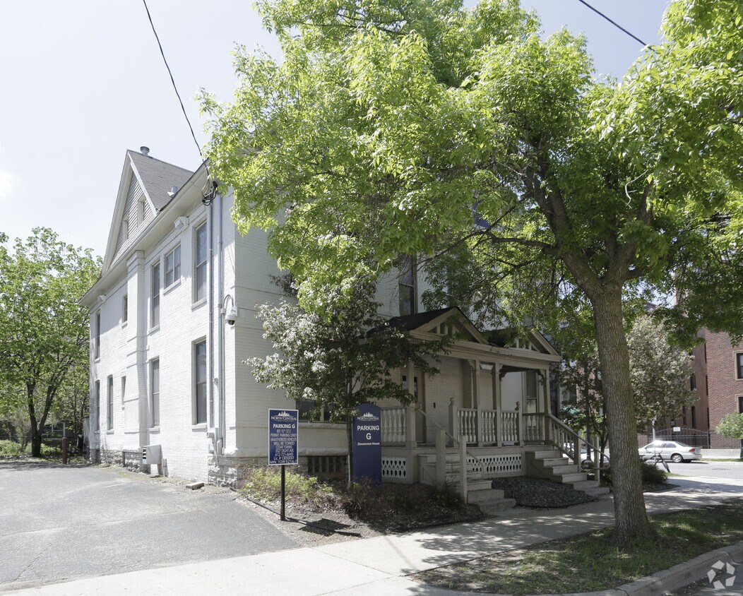 Building Photo - Zimmerman House