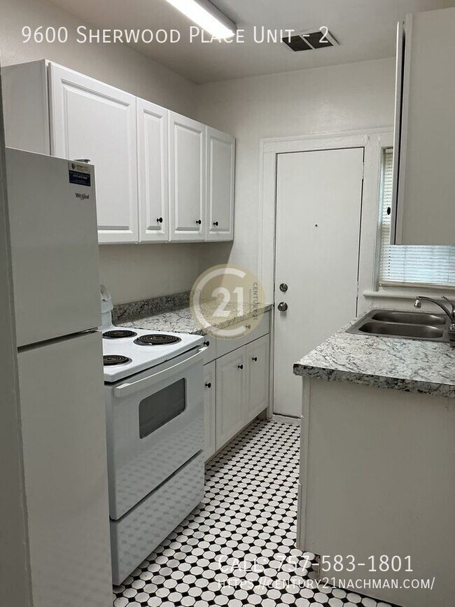 Foto del edificio - 9600 Sherwood Pl