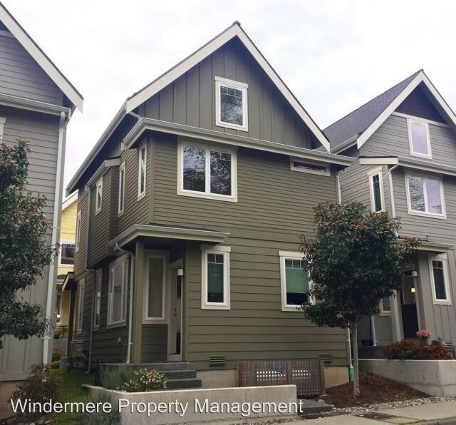 Building Photo - 686 Wintersweet Rd NE