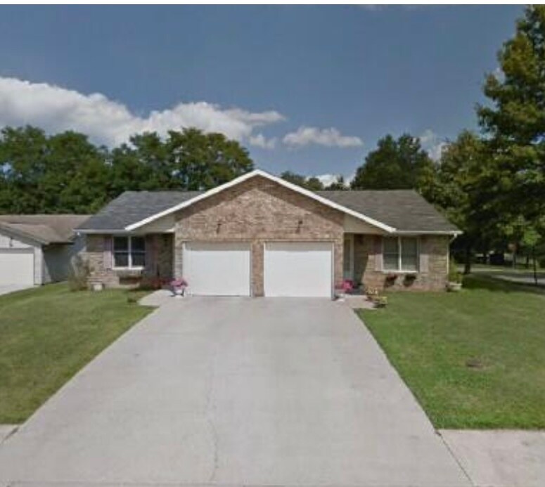 3393 S Burks Ct, Bloomington, IN 47401 House Rental in Bloomington