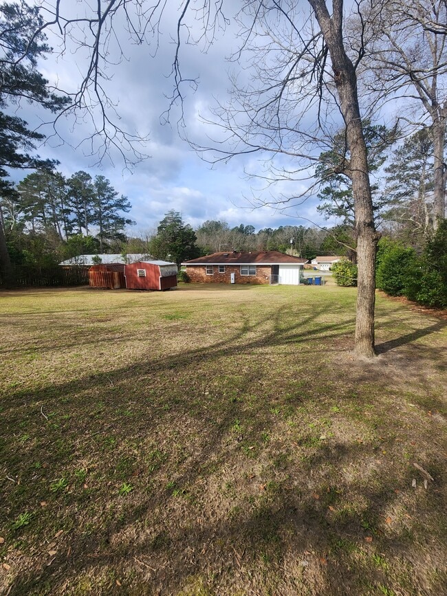 Foto del edificio - 235 Barrett St