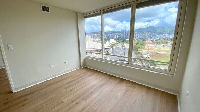 Building Photo - 1009 Kapiolani Blvd
