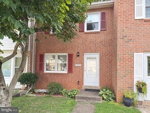 Building Photo - 14582 Earlham Ct