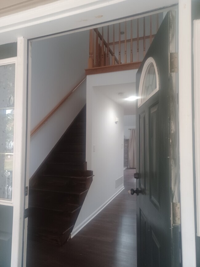 Foto del edificio - 108 Girard Ave